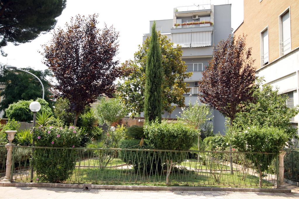 Casa Per Ferie Margherita Diomira Hotel Roma Exterior foto